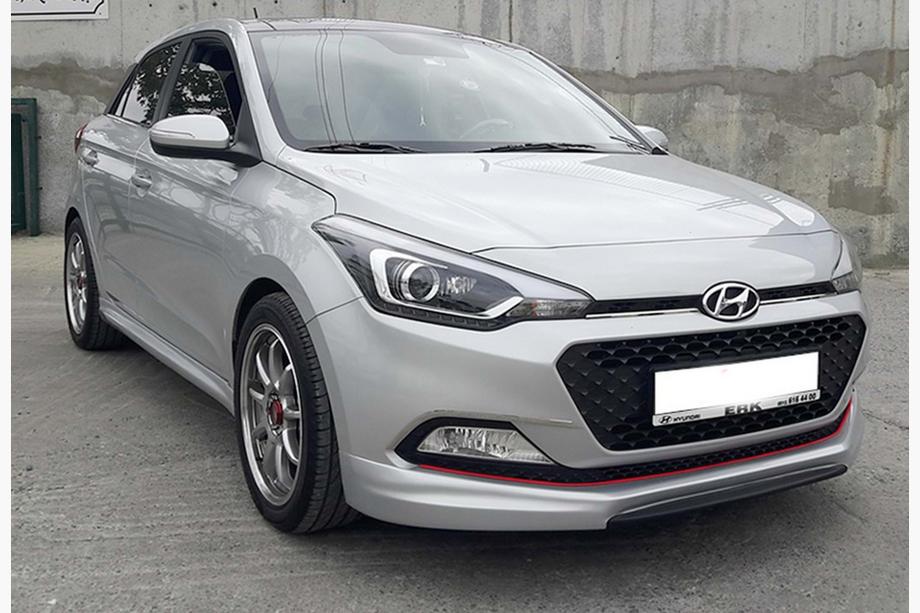 Hyundai I-20 2014–2020 DPT främre stötfångarläpp (svart högglans) Image