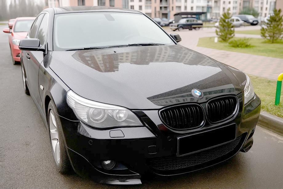 BMW 5-serien E60/E61 2003–2010 Njurgaller M-Look (svart högglans) Image