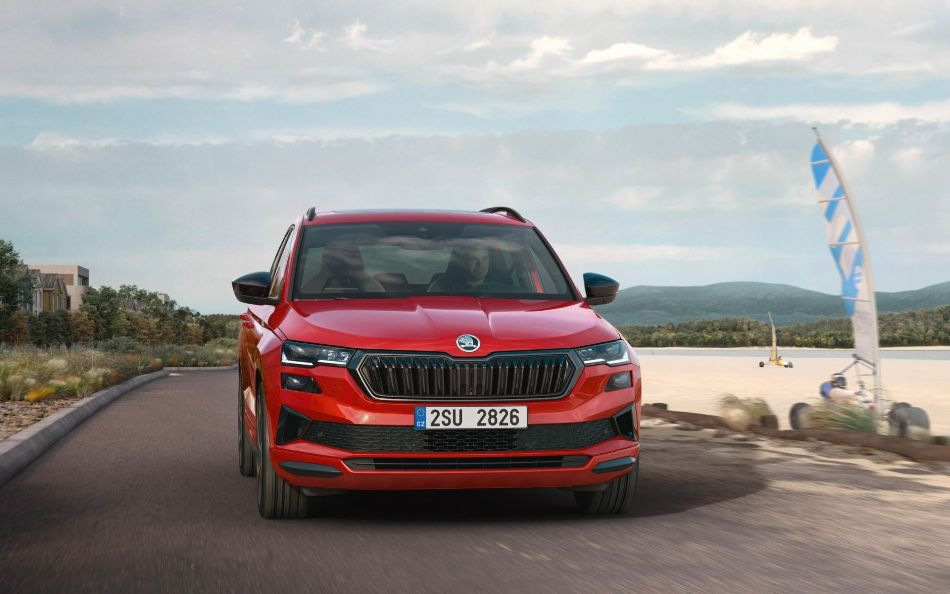 Test av Skoda Karoq: uppdaterad crossover