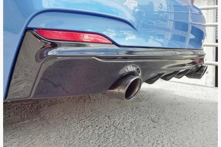 BMW 2-serien F22/F23 2014–2021 Bakre diffusor DPT (svart högglans) Image