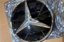 Mercedes GLC Coupé C253 2016–2023 Nedsatt pris – främre emblem under glas, kromad kant a0008880111 foto 2