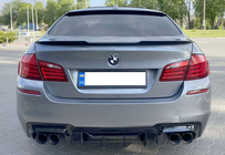 BMW 5-serien F10/F11 2010–2016 Bakre diffuser CS-Style DPT (för M5, svart högglans, vakuumformad) foto 2