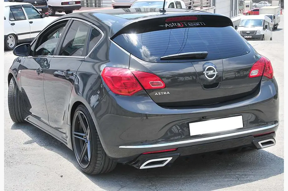 Opel Astra J 2009–2015 Bakre diffuser DPT V1 (2012-2015, HB, blanksvart) Foto 2