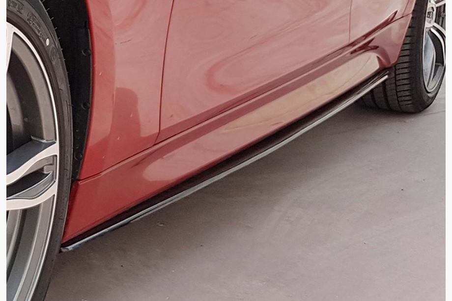 BMW 3-serien F30/F31 2012–2019 DPT V-3 tröskelkåpor (för M-Sport-trösklar, svart högglans) Image
