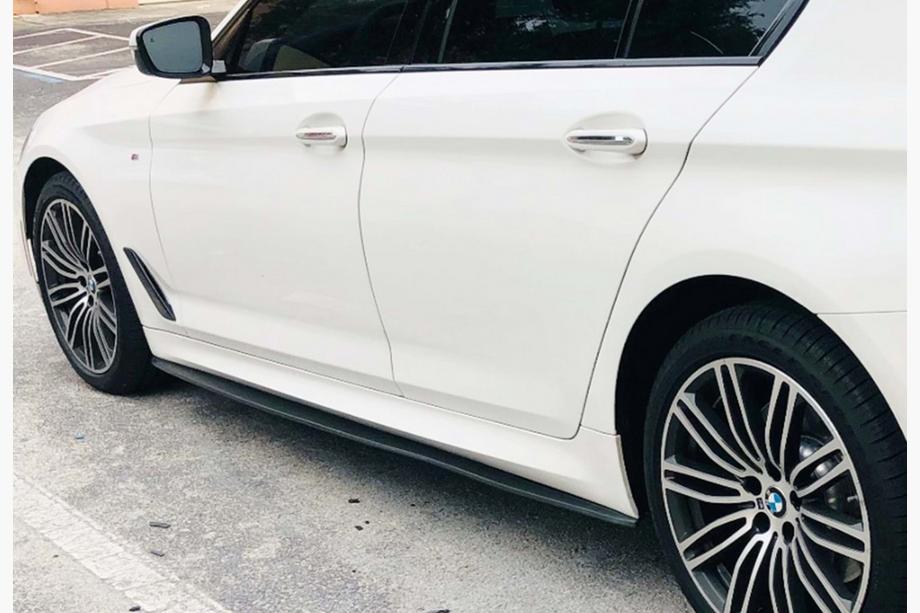BMW 5-serien G30/G31 2017–2023 DPT V-1 tröskelförlängare (för M-Sport/M5 trösklar, svart högglans) Foto 1