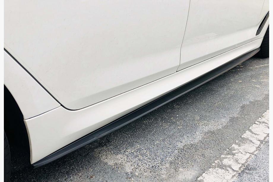 BMW 5-serien G30/G31 2017–2023 DPT V-1 tröskelförlängare (för M-Sport/M5 trösklar, svart högglans) Foto 3