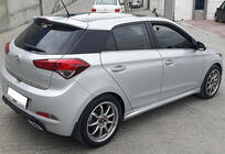 Hyundai I-20 2014–2020 DPT sidokjolar (2014-2018, svart högglans) foto 3
