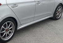 Hyundai I-20 2014–2020 DPT sidokjolar (2014-2018, svart högglans) foto 4