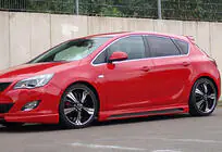 Opel Astra J 2009–2015 Sidokjolar DPT V-2 (svart högglans) foto 1