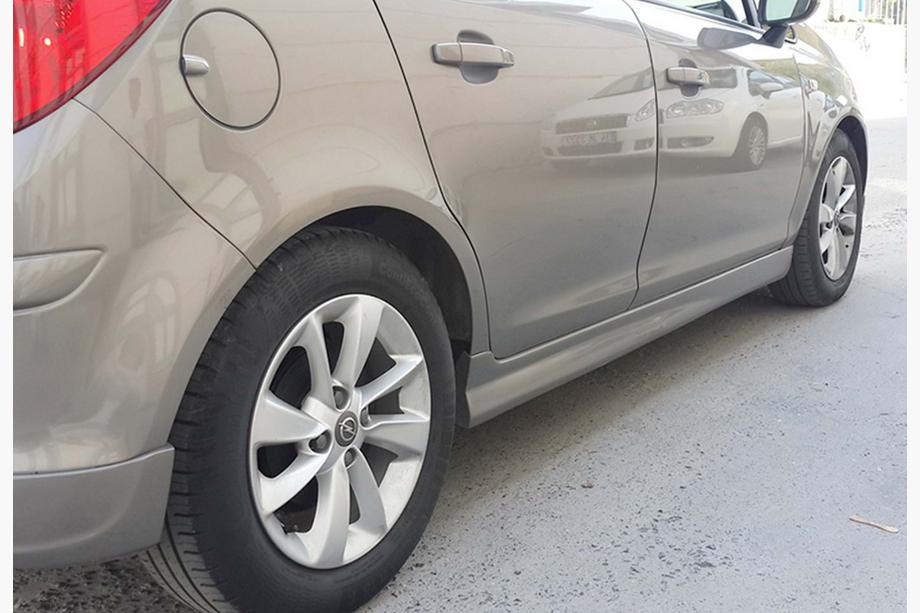 Opel Corsa D 2007–2014 Sidokjolar DPT V-3 (svart högglans) Image