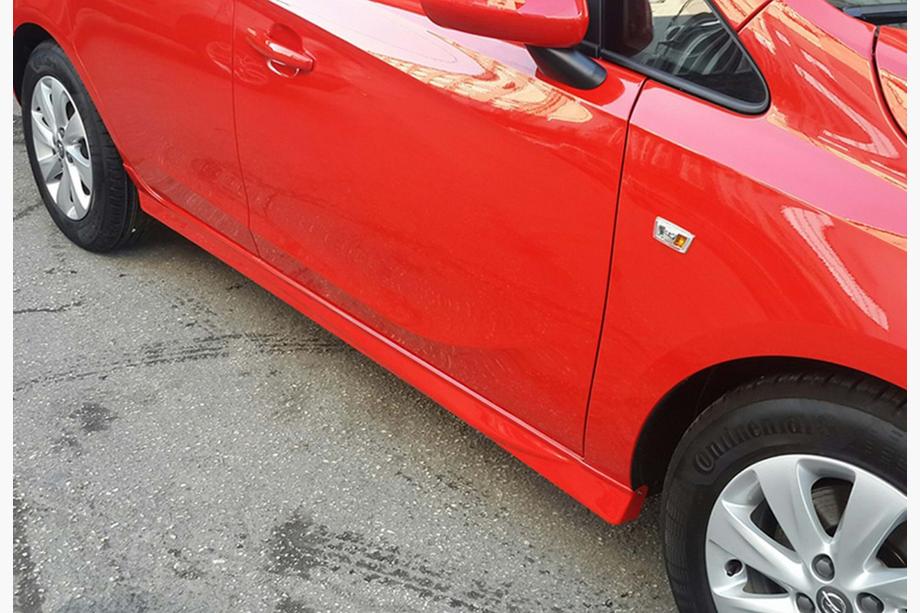 Opel Corsa E 2015–2019 DPT sidokjolar (blank svart) Image