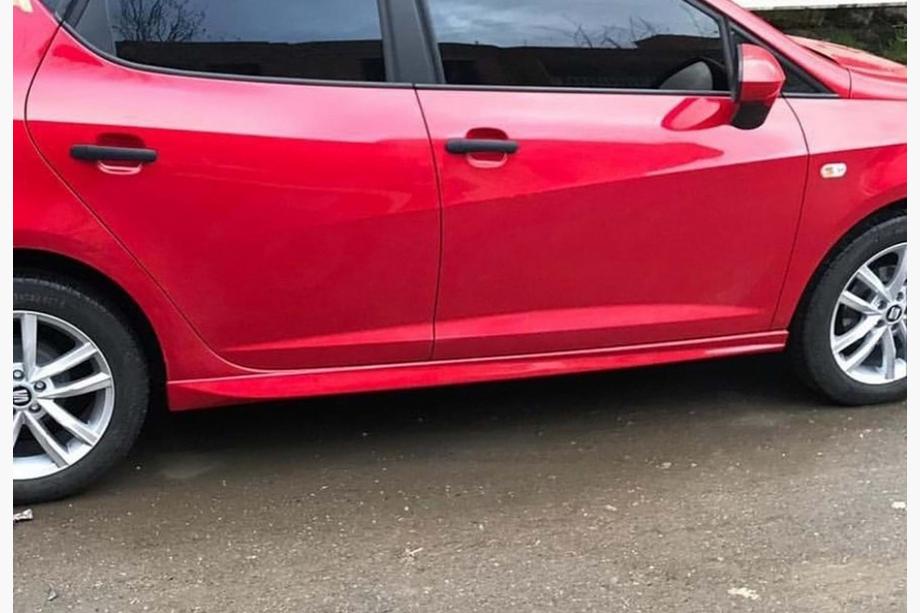 Seat Ibiza 2010–2017 Sidokjolar DPT V-3 (svart högglans) Image