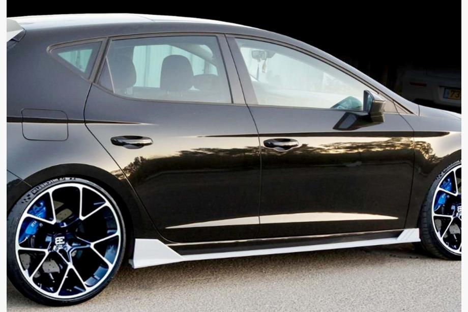 Seat Leon 2013–2020 Sidokjolar DPT V-3 (2017-2020, svart högblank) Image