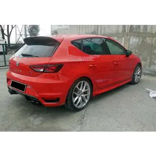 DPT V-4 sidokjolar (svart högblank) Seat Leon 2013–2020 foto 1
