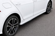 Volkswagen Golf 7/E-Golf 2012–2020 DPT V-4 sidokjolar (svart högblank) foto 1