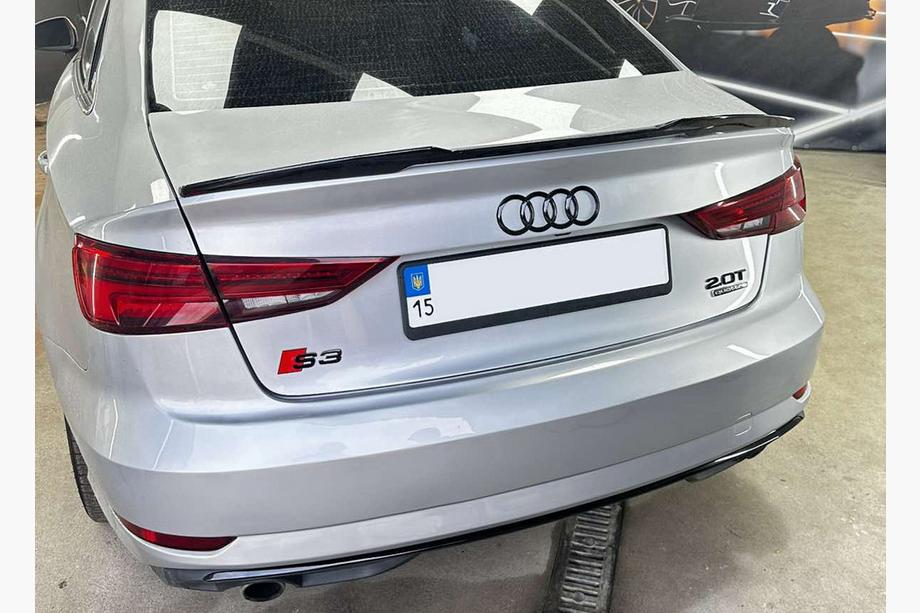 Audi A3 2012–2020 Spoiler DPT V-5 (svart högblank) Image