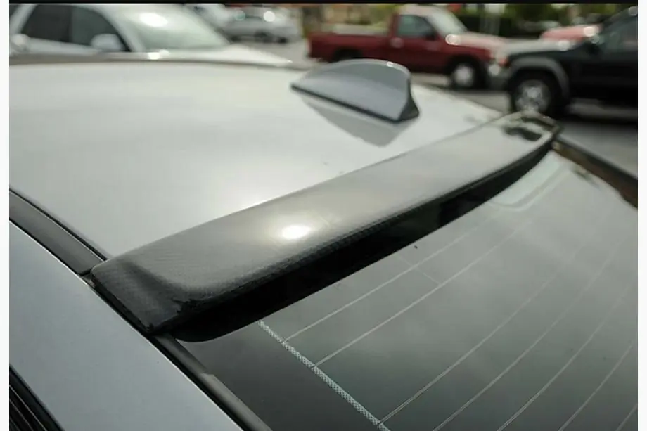 BMW 3-serie E90/E91 2005–2011 ACS-Style bakrutespoiler (blank svart) Image