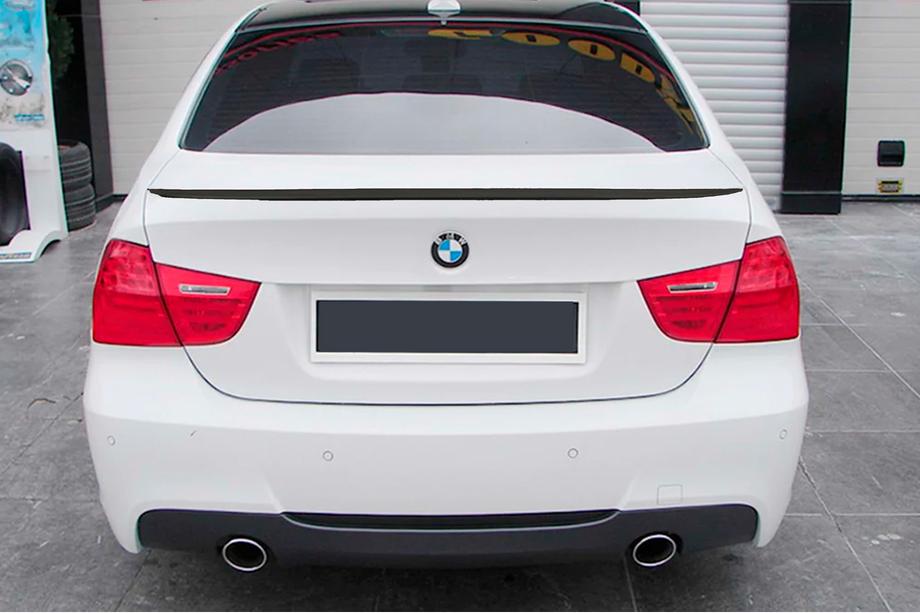 BMW 3-serie E90/E91 2005–2011 M3-Style spoiler (för E90, blank svart) Image