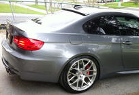 BMW 3-serien E92/E93 2006–2013 ACS-Style spoiler (för E92, svart högglans) foto 2