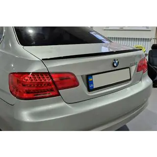 M3-Style spoiler (för E92, blank svart)