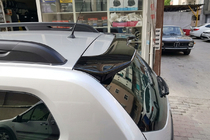 Renault Duster 2018–2024 DPT spoiler (svart högglans) foto 2