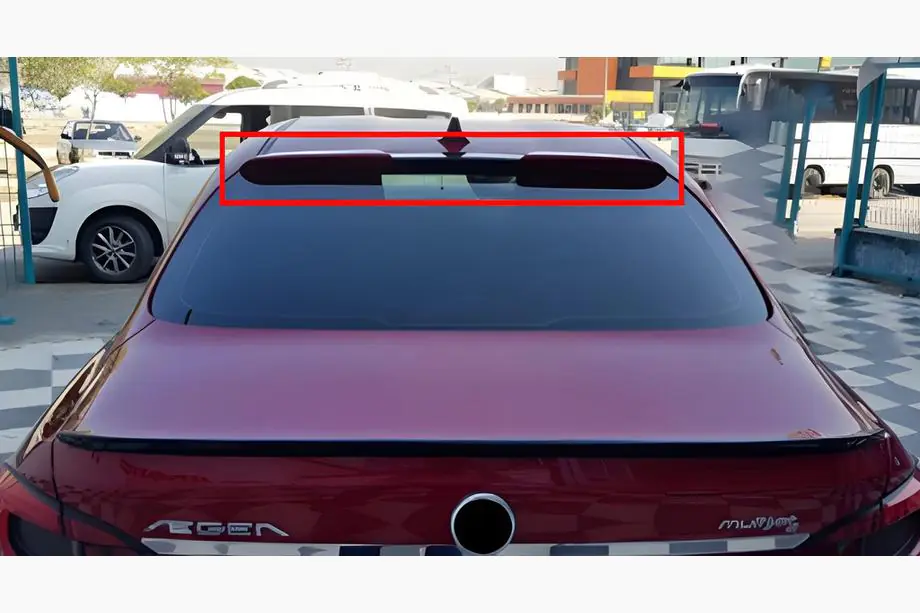 Fiat Tipo 2016– Bakrutespoiler DPT (svart högblank) Image