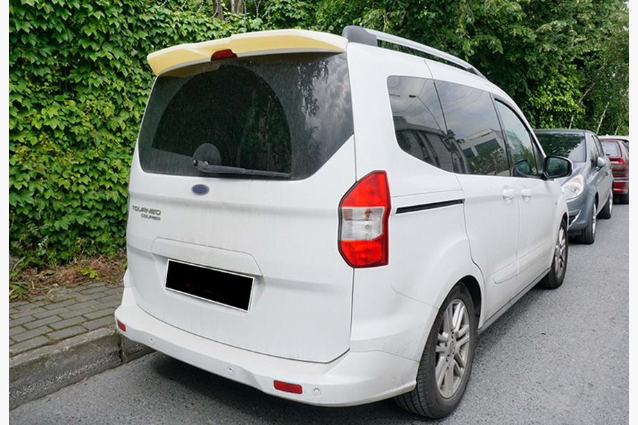 Ford Courier 2014–2023 DPT spoiler (svart högglans) Foto 1