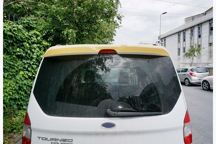 Ford Courier 2014–2023 DPT spoiler (svart högglans) Foto 7