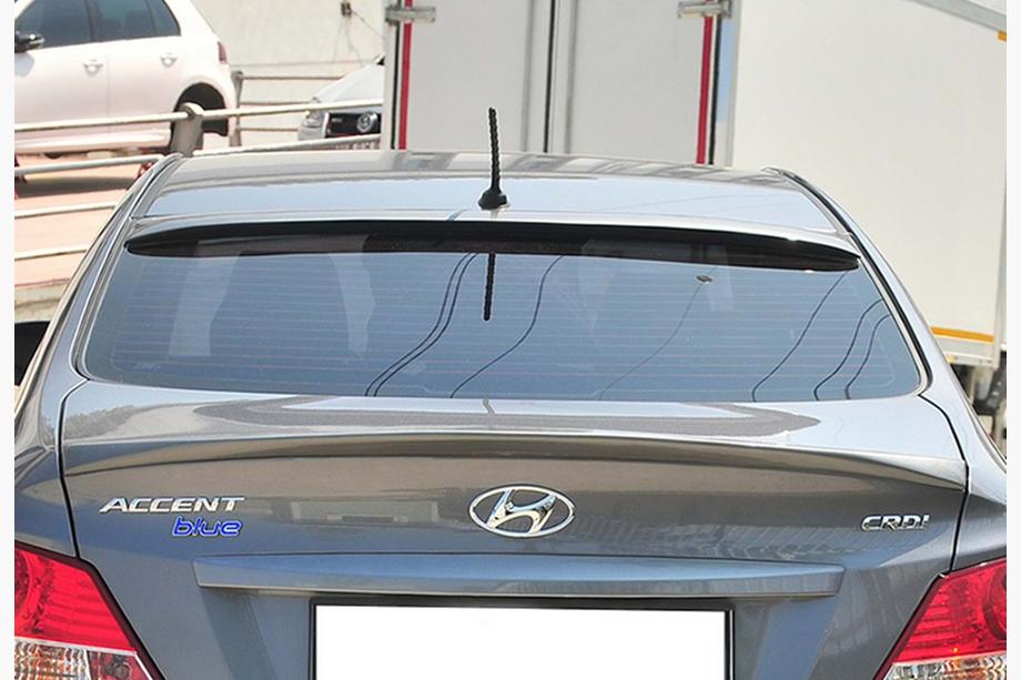 Hyundai Accent 2011–2017 DPT spoiler (svart högglans) Image