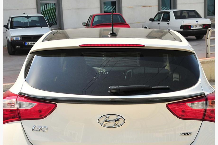 Hyundai I-30 2012–2017 DPT spoiler (svart högglans) Image