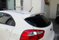 Kia Rio 2012–2017 Spoiler DPT (HB, svart högglans) foto 1