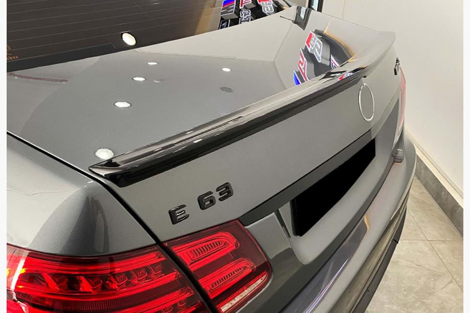 Mercedes E-class W212 2009–2016 Spoiler DPT V-1 (svart högglans) Image