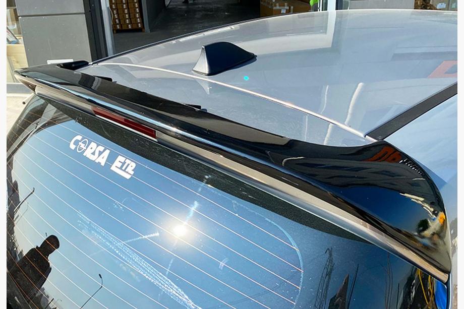Opel Corsa E 2015–2019 Spoiler DPT V-1 (svart högglans) Image