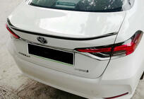 Toyota Corolla 2019– DPT spoiler (svart högglans) foto 1