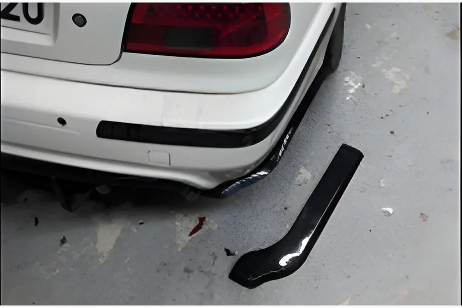 BMW 5-serie E39 1996–2003 Bakre FLAP-tillägg DPT (blank svart) Image