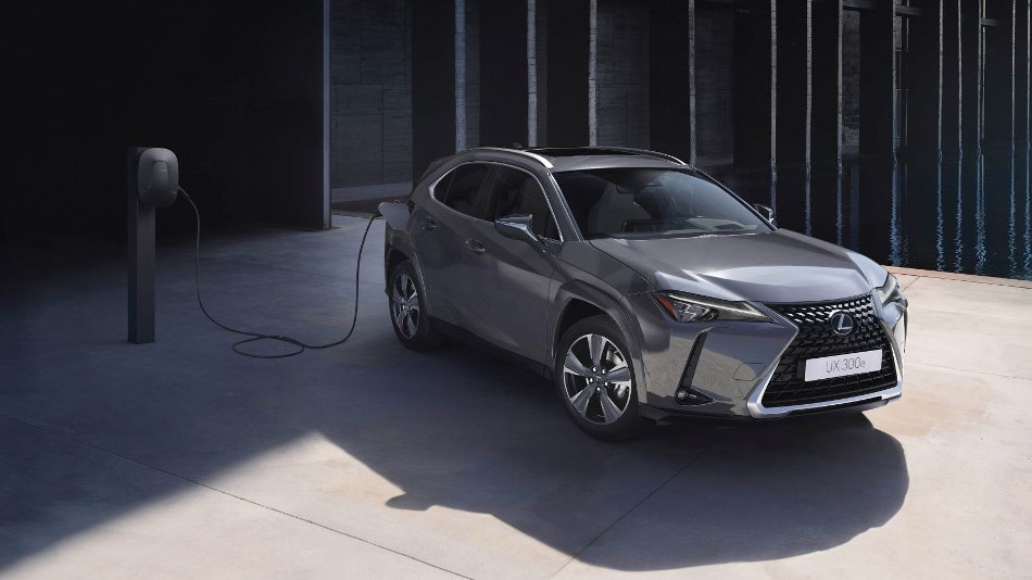 Test av Lexus UX 300e: specifikationer, utrustning, design