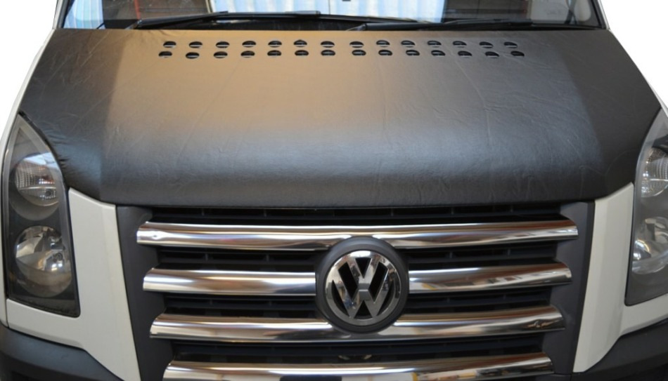 Varför behöver bilen ett motorhuvsskydd?