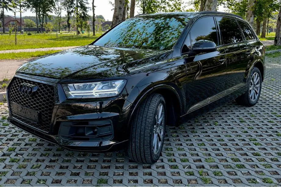 Audi Q7 2015–2026 RS-style frontgrill (2015-2019, svart) Image