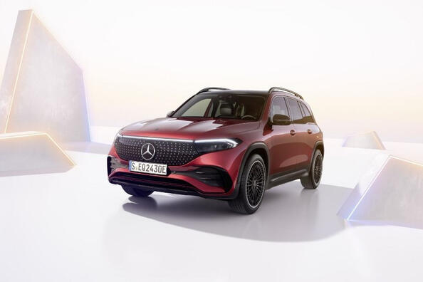 Mercedes-Benz EQB 2023: uppdaterad elbil för stad och resor