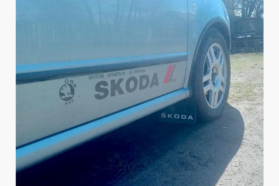 Skoda Stänkskydd Polytep (230*375, 2 st) Foto 4