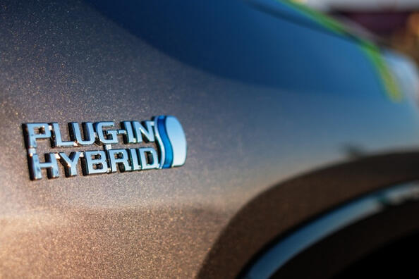 Hybridbilar: fördelar och nackdelar