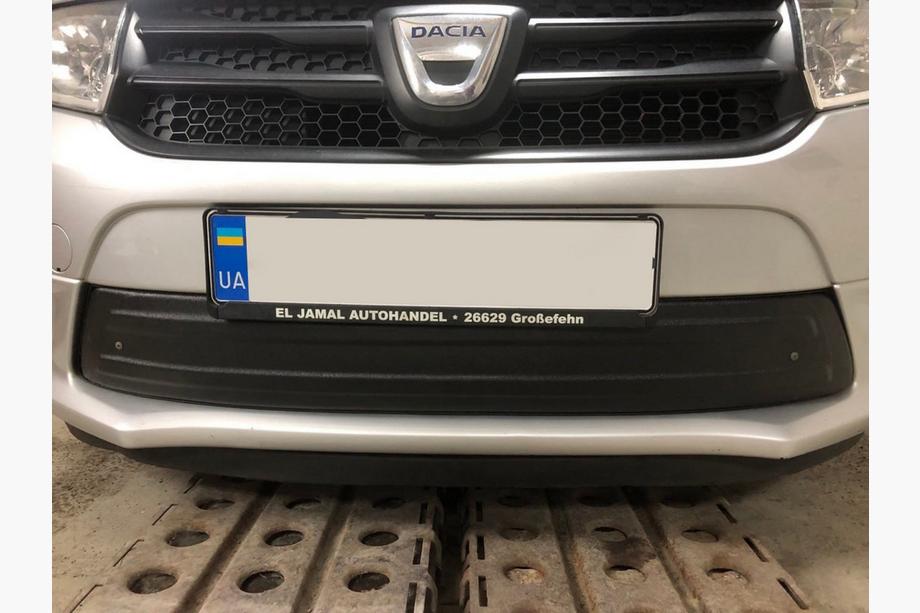 Dacia Sandero 2013–2020 Vintertäckning för nedre grill Blank Image