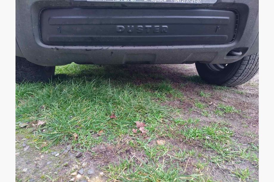 Dacia Duster 2008–2018 Vintertäckning för nedre grill Foto 2