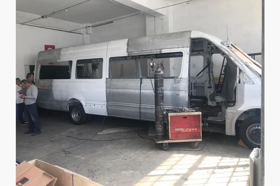 Mercedes Sprinter W906 2006–2018 Karossförlängningssats Mittsektion Foto 6
