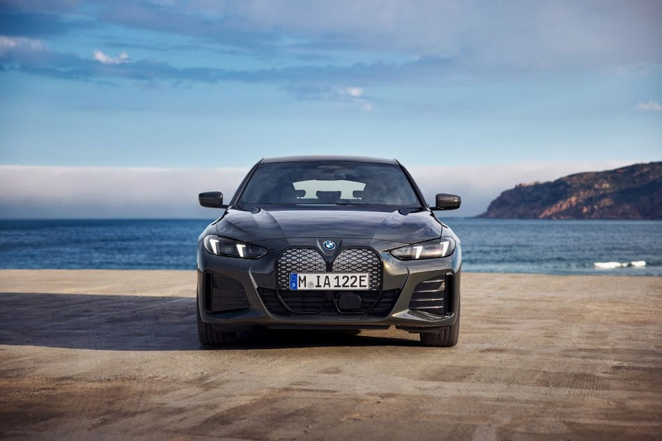 BMW i4 facelift 2024: genomgång av den uppdaterade elbilen