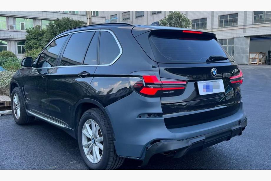 BMW X5 F15 2013–2018 Facelift-konverteringssats till X5M F95 2024 (utan byte av baklucka) Foto 6