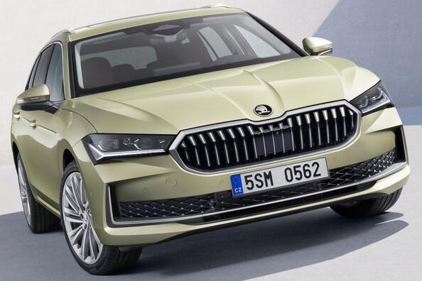 Skoda Superb Combi 2024: test av en kombi i businessklass