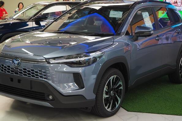 Test av Toyota Corolla Cross: facelift 2024