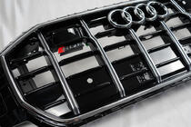 Audi Q8 2018– Frontgrill SQ-Style (2018-2023, svart med krom) foto 5