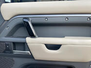 Land Rover Defender 2019– Svarta instrumentpanelslister foto 4